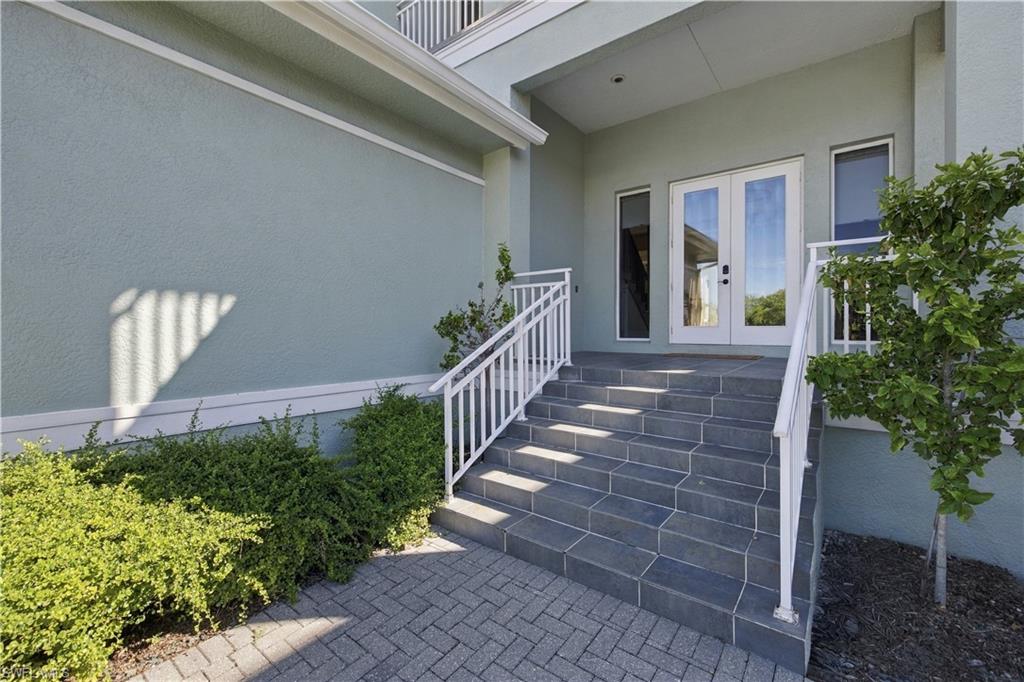 9242 Vanderbilt DR