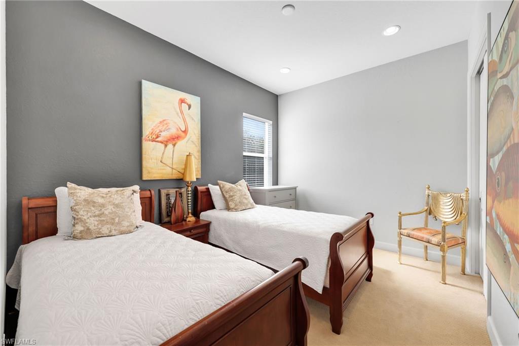 EMERSON SQUARE - Residential Lease