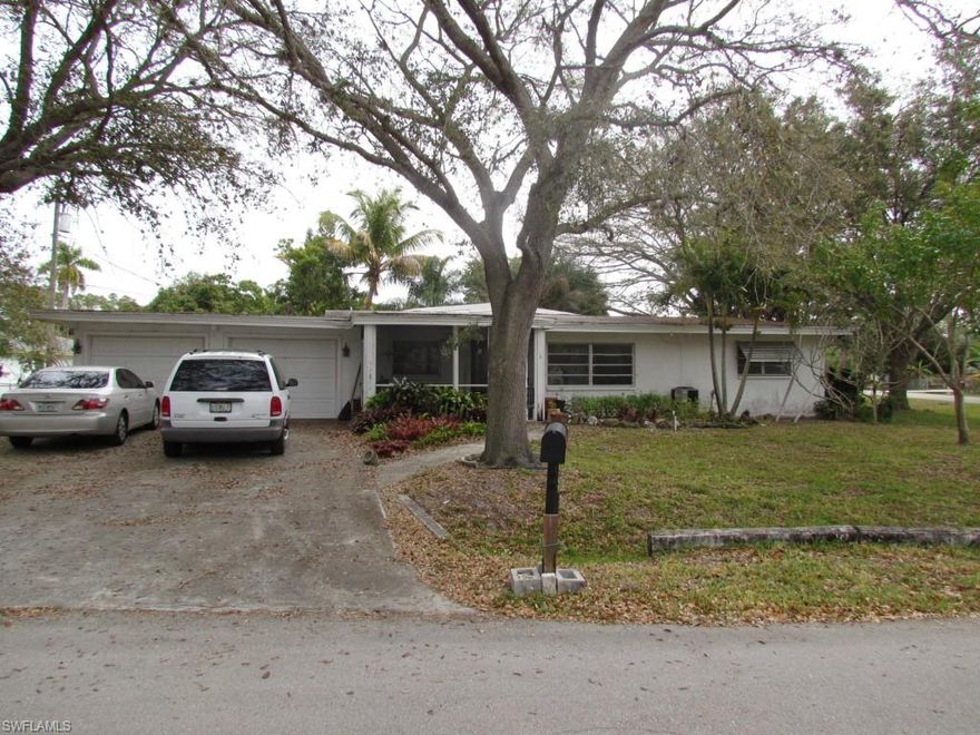 ONLY AS IS CONTRACT WILL BE ACCEPTED! GREAT CONVENIENT LOCATION IN FORT MYERS VILLAS WITH EASY ACCESS TO EVERYTHING! HOME NEEDS TLC AND WORK INCLUDING NEW ROOF. CORNER LOT. HOME HAS POSSIBILITIES, PRIME FOR UPDATING! LARGE FIBERGLASS POOL. OLDER ESTABLISHED NEIGHBORHOOD. PROVIDE PROOF OF FUNDS WITH OFFER.