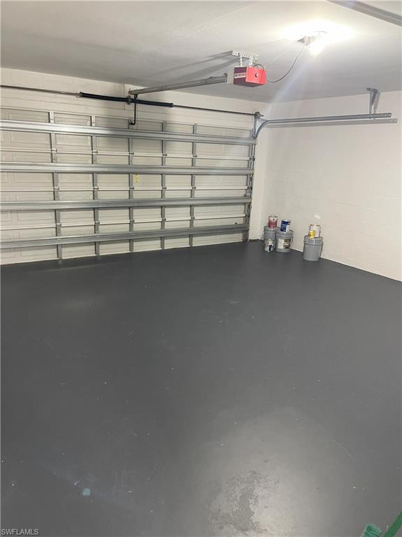 COUNTRY OAKS - Residential Lease