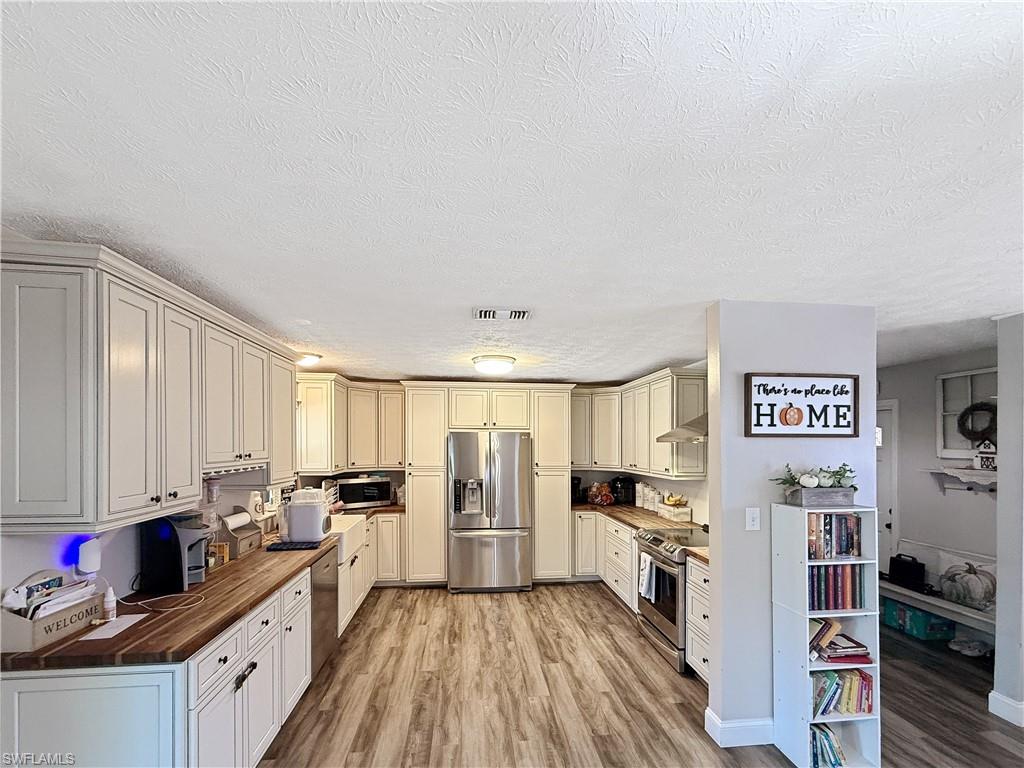 RIDGEVIEW ESTATES - Residential