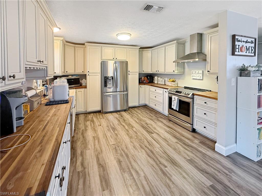 RIDGEVIEW ESTATES - Residential