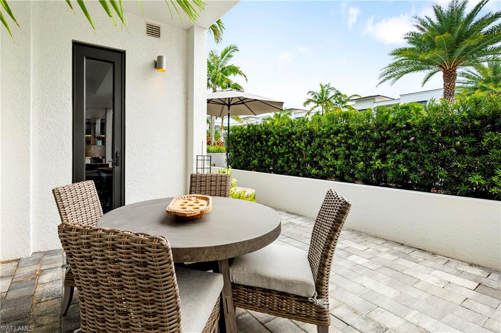 ELEVEN ELEVEN CENTRAL - Residential