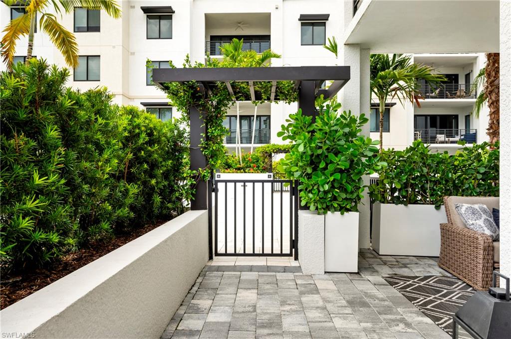 ELEVEN ELEVEN CENTRAL - Residential