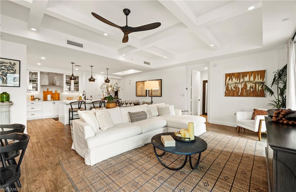 ELEVEN ELEVEN CENTRAL - Residential