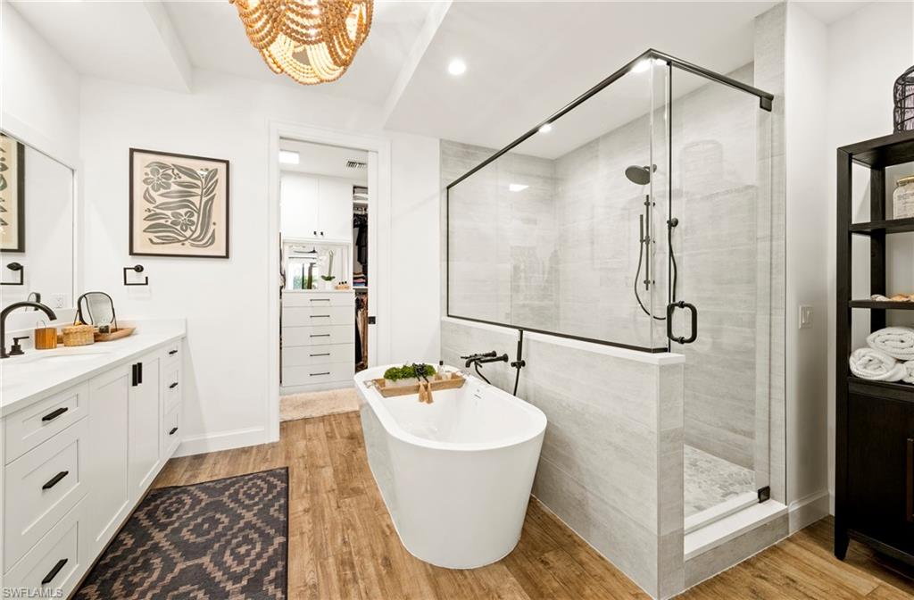 ELEVEN ELEVEN CENTRAL - Residential