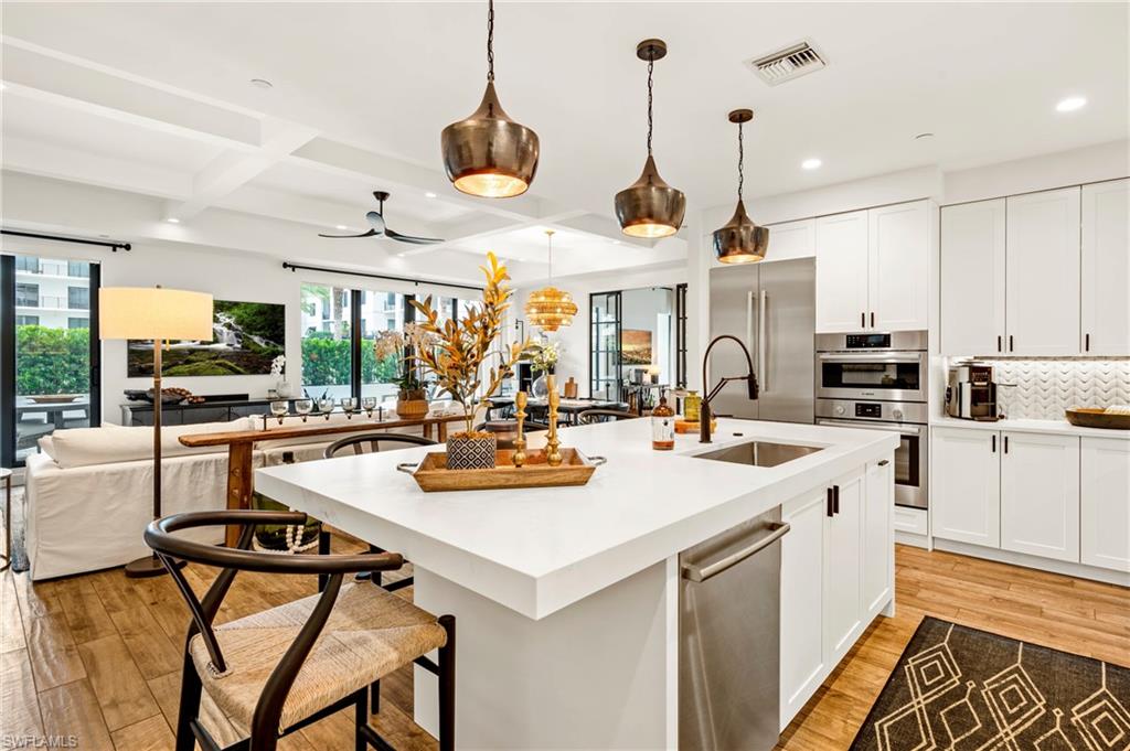 ELEVEN ELEVEN CENTRAL - Residential