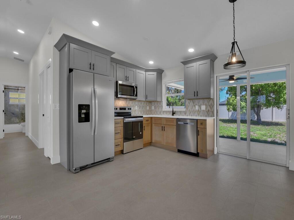 CAPE CORAL - Residential Lease