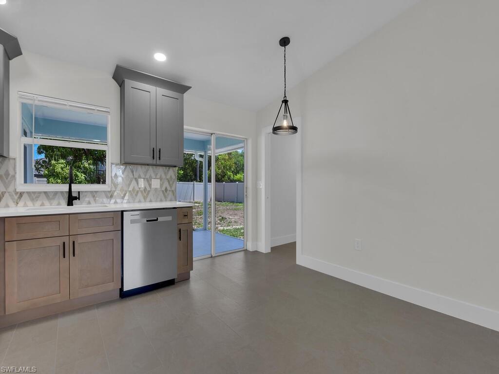 CAPE CORAL - Residential Lease