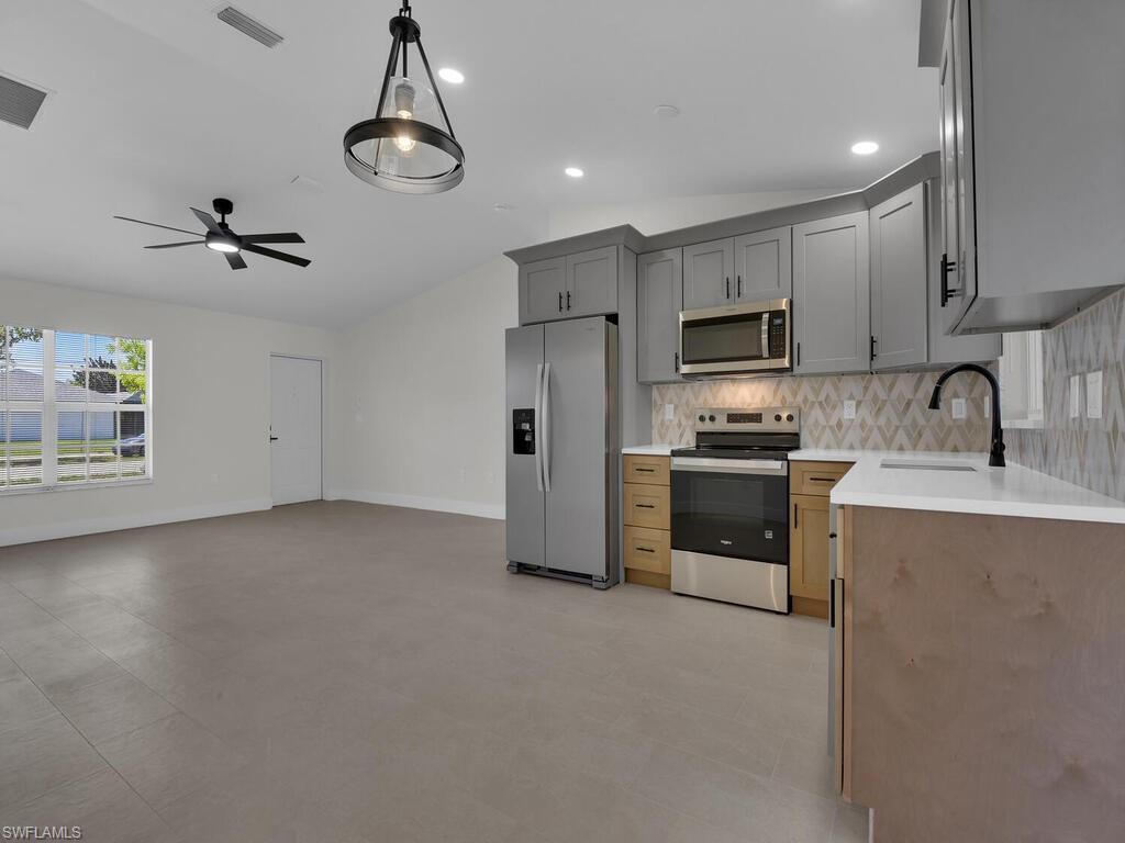 CAPE CORAL - Residential Lease