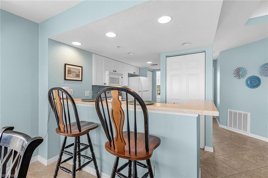 FOUR WINDS MARINA NORTH CONDO - Residential