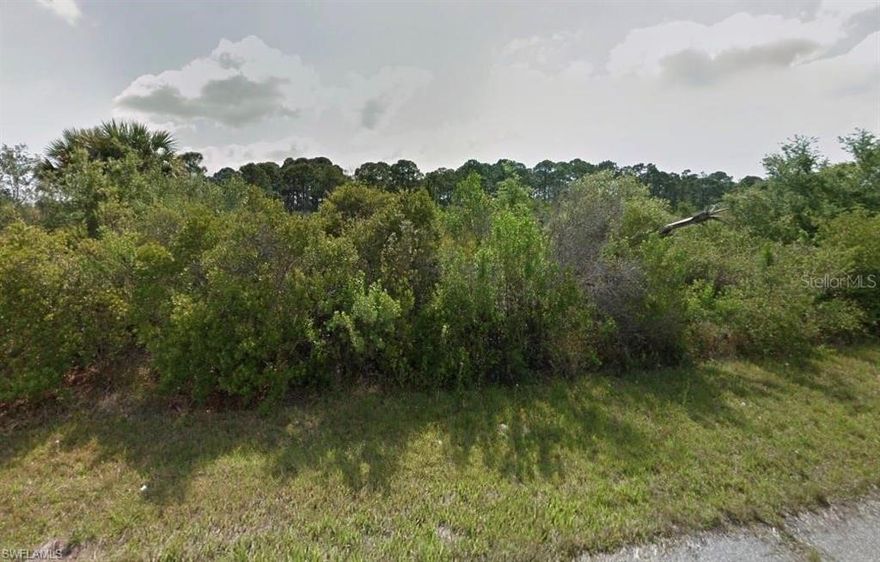 GREAT LOT in a highly desirable area! No HOA, deed restrictions or CDDs! Located in a quiet neighborhood in Port Charlotte, FL! Convenient to shopping, dining, banking, etc. Beautiful beaches within 35 minutes of this site. 14.2 MILES TO THE ENGLEWOOD BEACH!! Information about local builders is available upon request. Do Not Miss Out and Call today! Buyer is responsible for their own due diligence, including but not limited to verifying HOA information, community information, rules, leasing requirements, square feet, lot size, room dimensions and taxes. Seller requests that buyer pay for title insurance and closing costs.