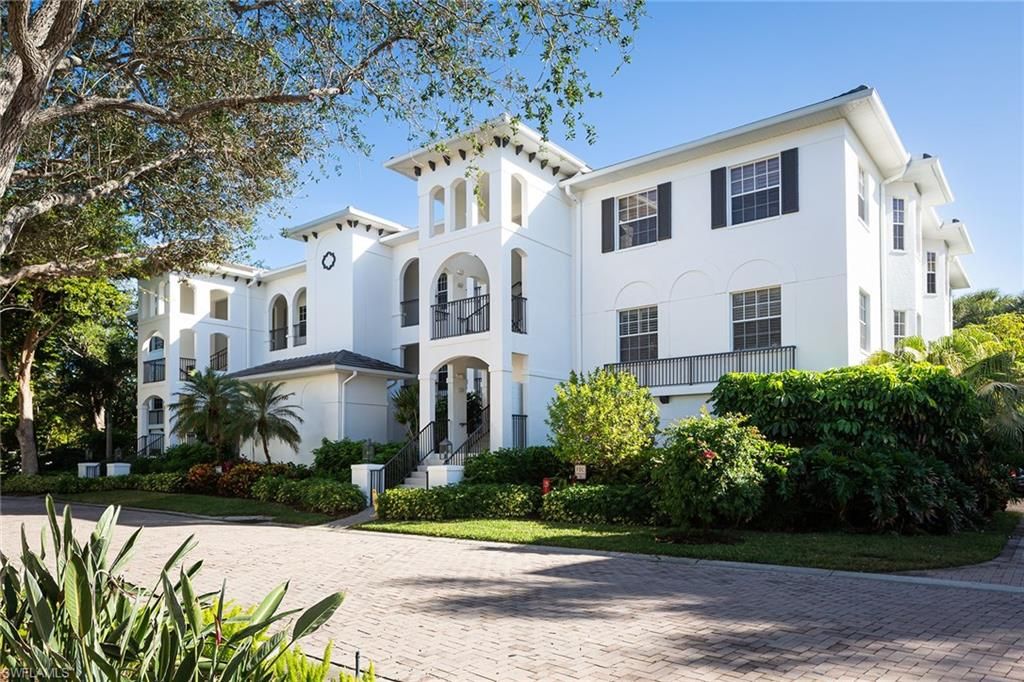Photo of 790 Bentwater CIR #203, NAPLES, FL 34108 (MLS # 225071021)