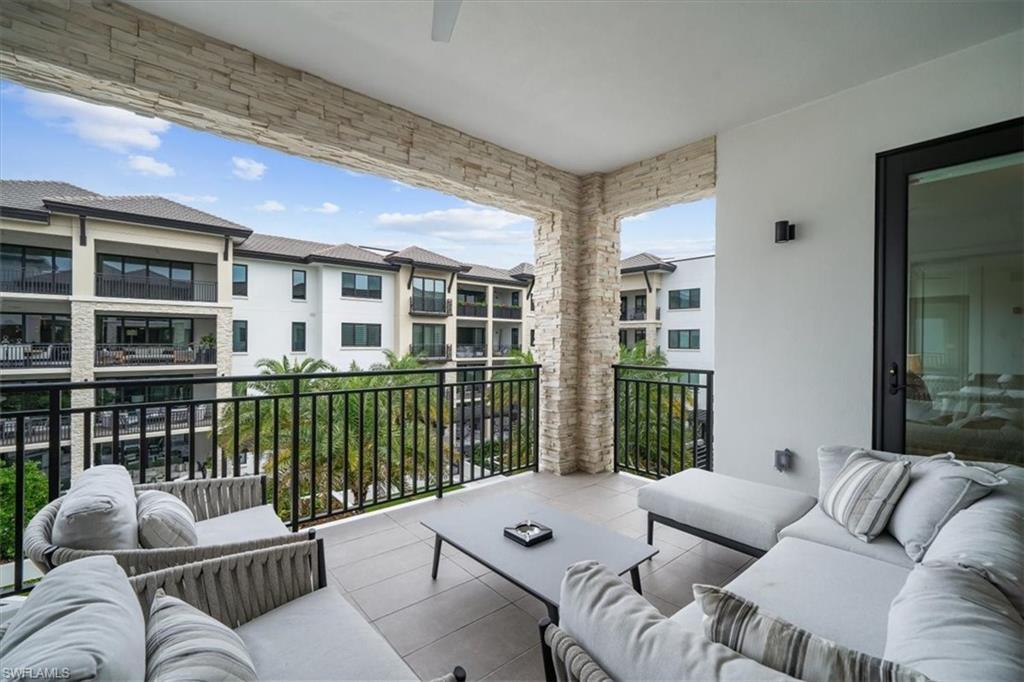 QUATTRO AT NAPLES SQUARE - Residential