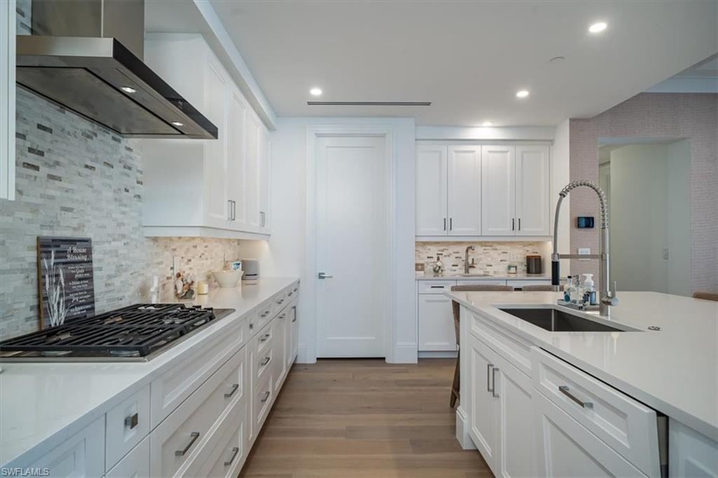 QUATTRO AT NAPLES SQUARE - Residential