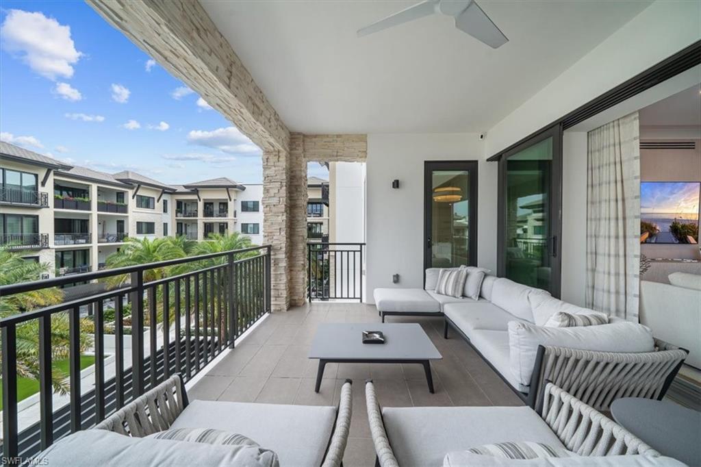 QUATTRO AT NAPLES SQUARE - Residential