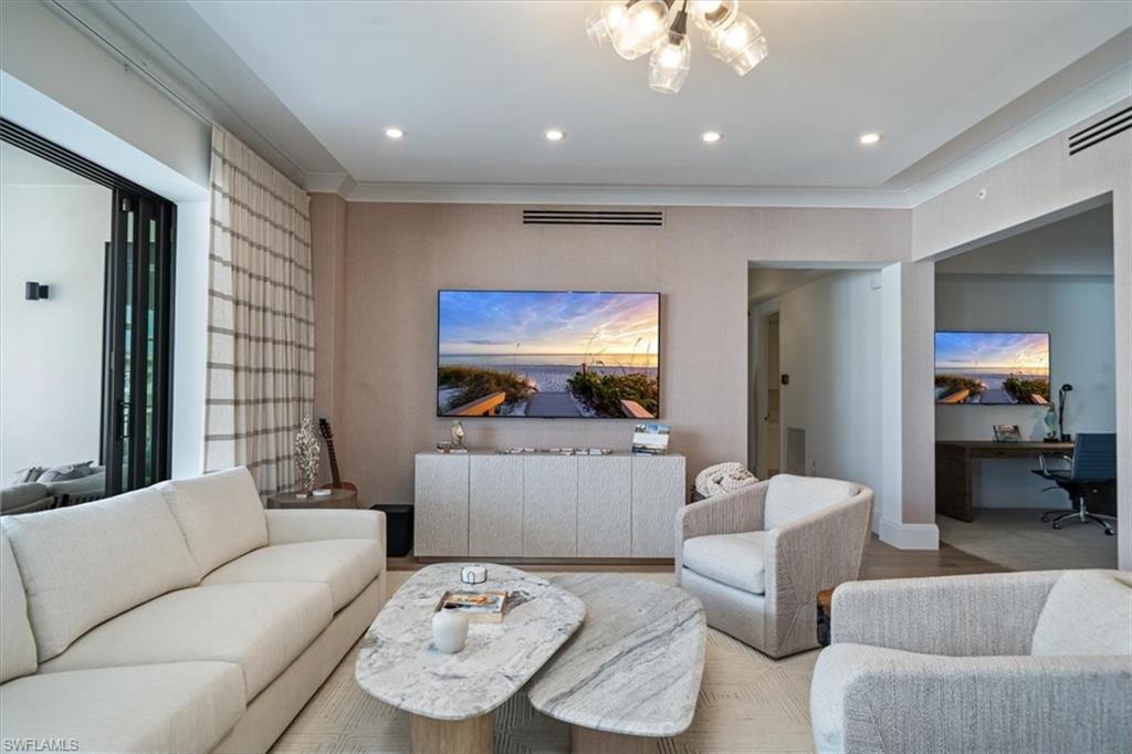 QUATTRO AT NAPLES SQUARE - Residential