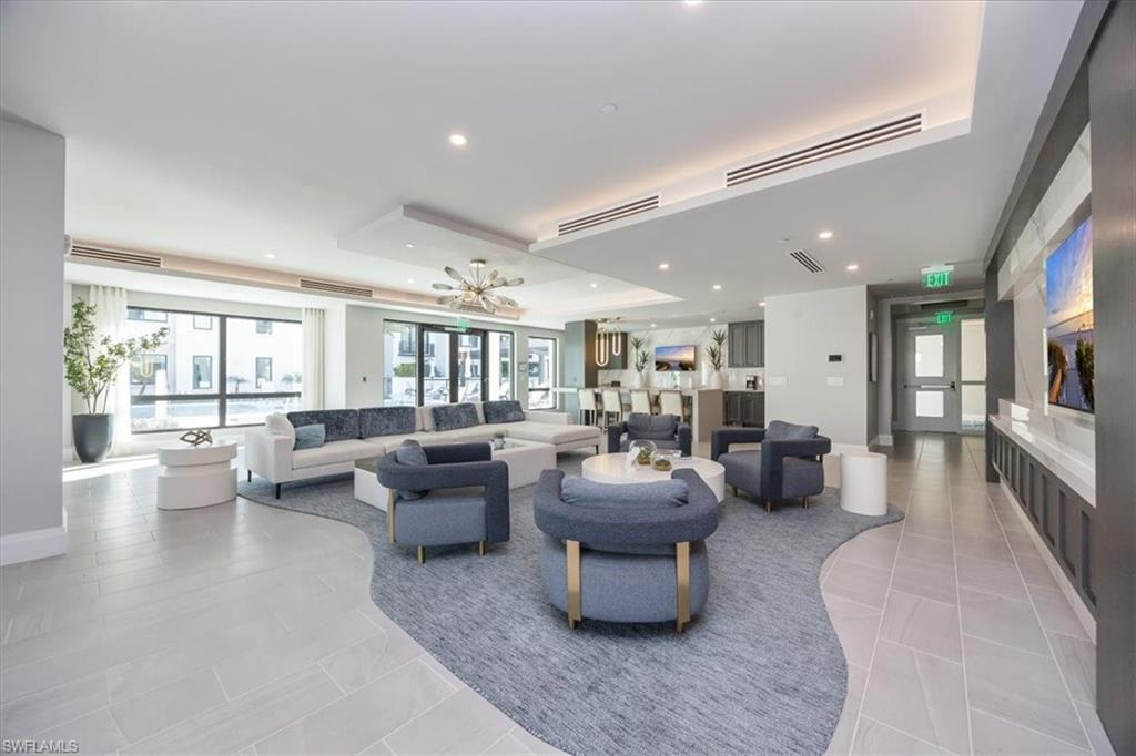 QUATTRO AT NAPLES SQUARE - Residential