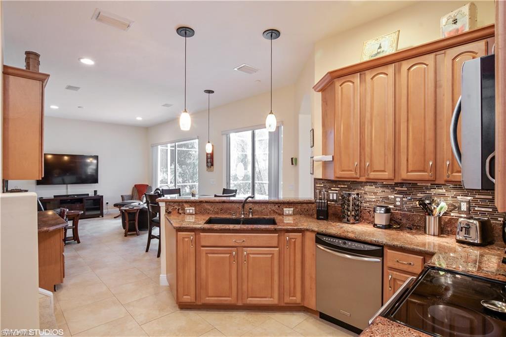 PEBBLEBROOKE LAKES - Residential