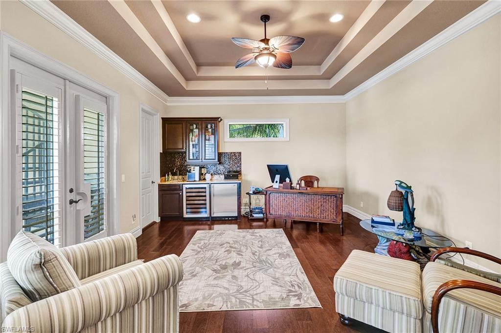 IMPERIAL SHORES - Residential