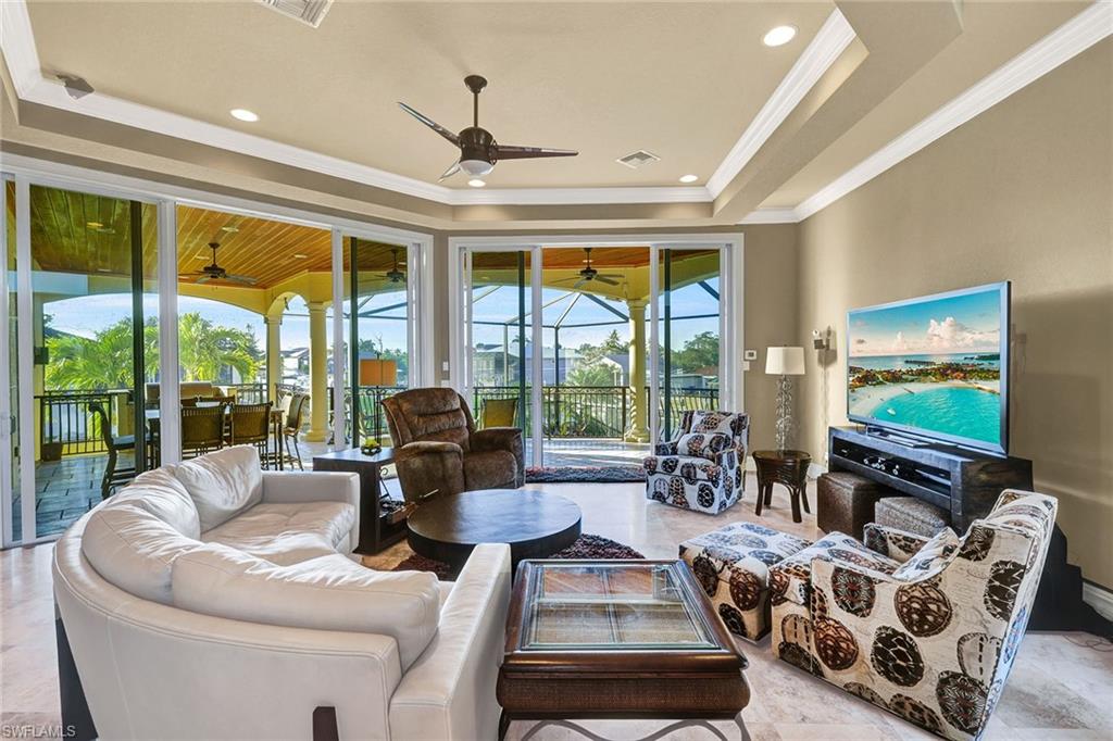 IMPERIAL SHORES - Residential