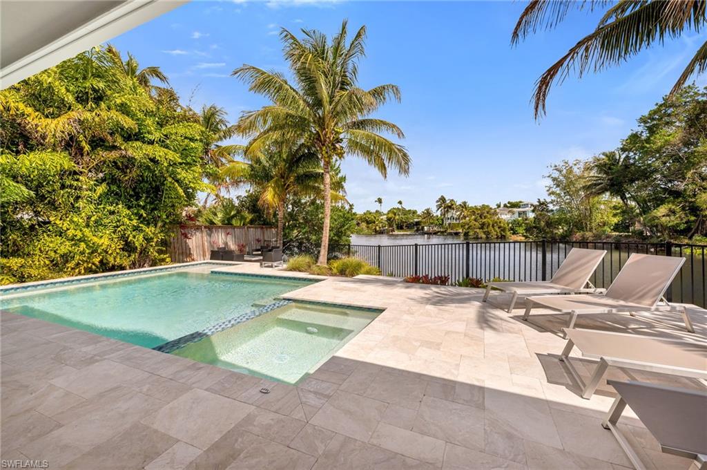 LAKE PARK - Residential