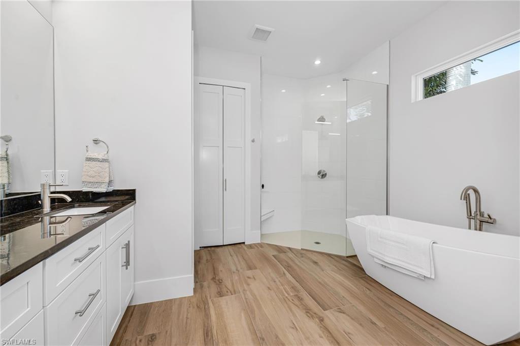 LAKE PARK - Residential