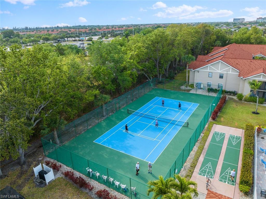 VILLAGES - Residential