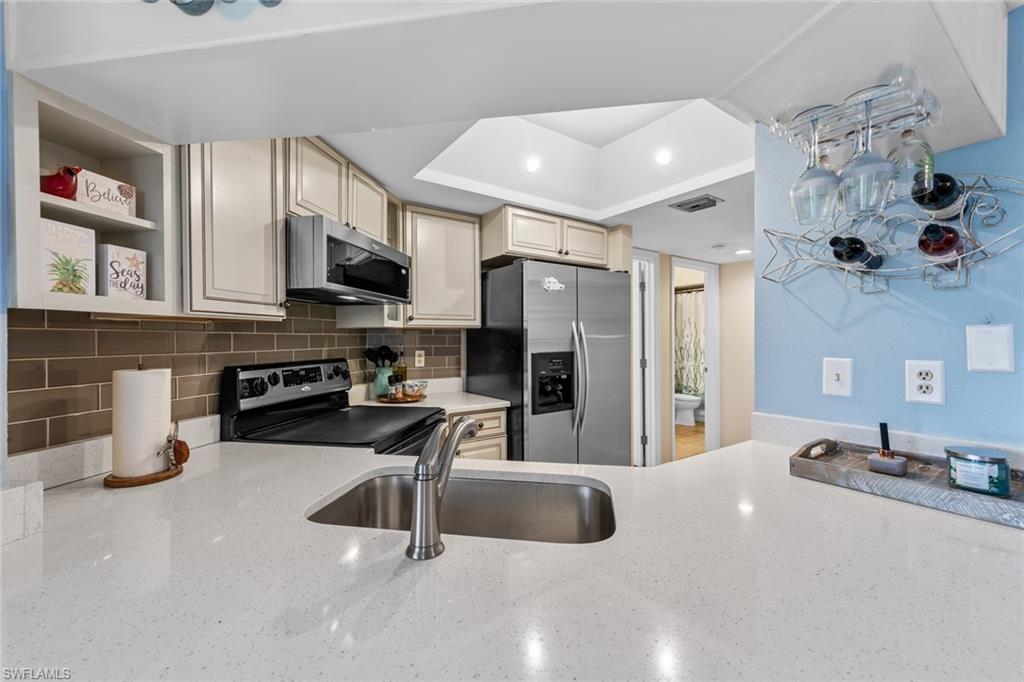 9623 Eaton Gardens LN 105