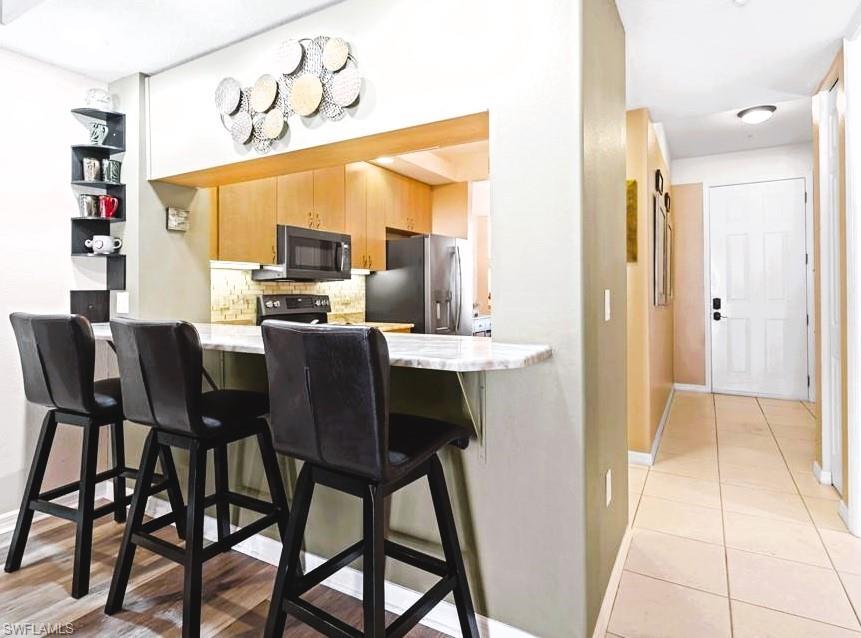 VAN LOON COMMONS - Residential Lease