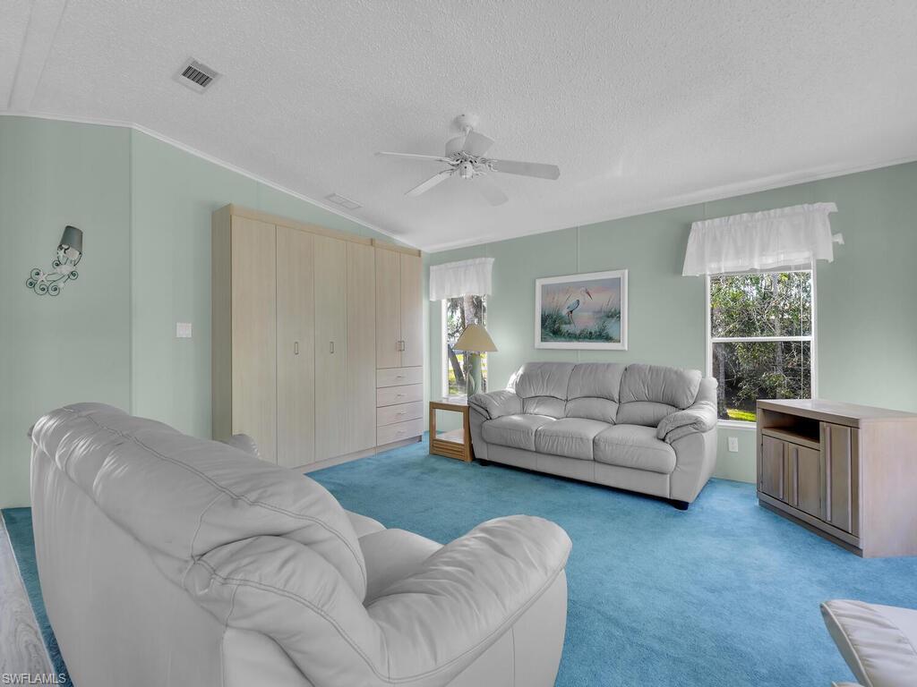 RIVERWOOD - Residential