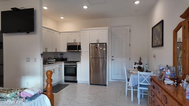 900 BUILDING - Residential