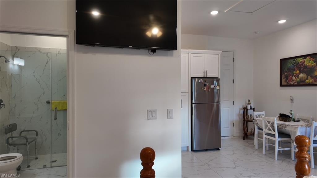 900 BUILDING - Residential