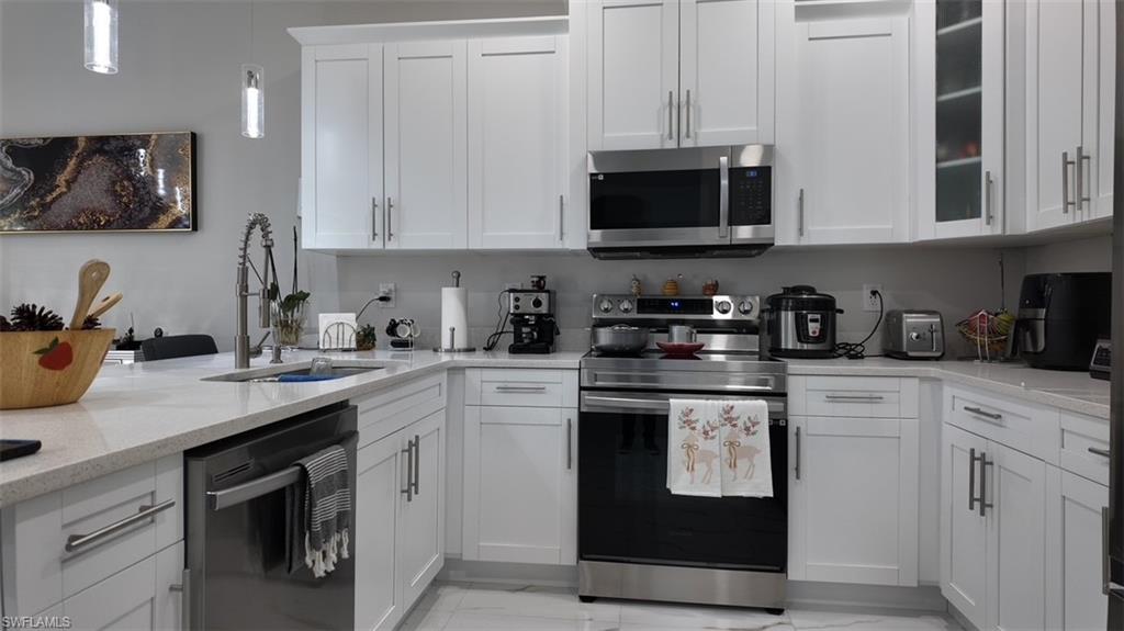 900 BUILDING - Residential