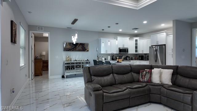 900 BUILDING - Residential