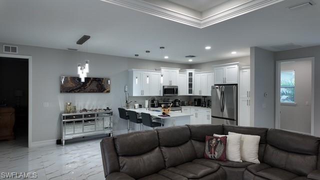 900 BUILDING - Residential