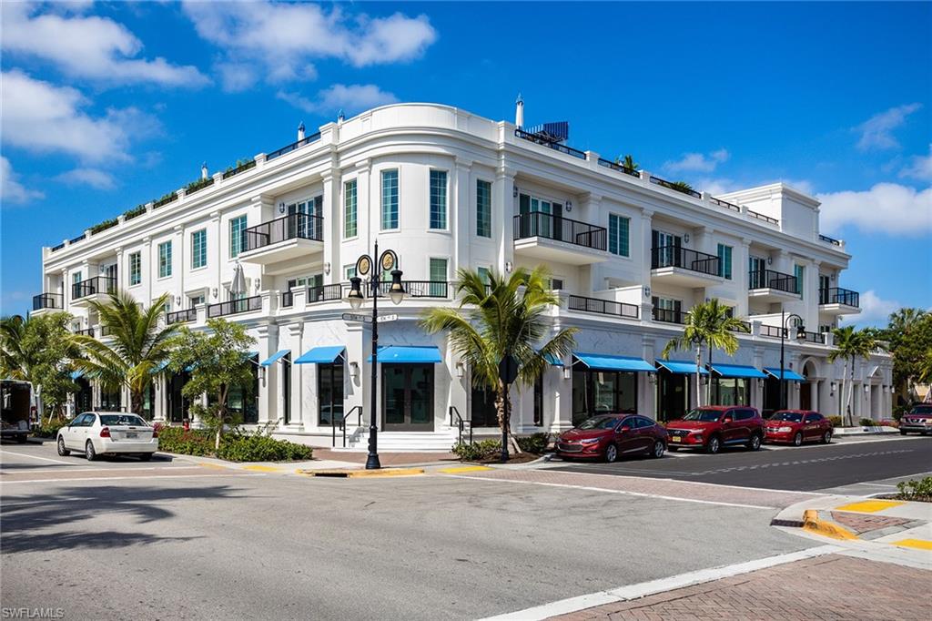 RESIDENCES AT 5TH & 5TH - Residential