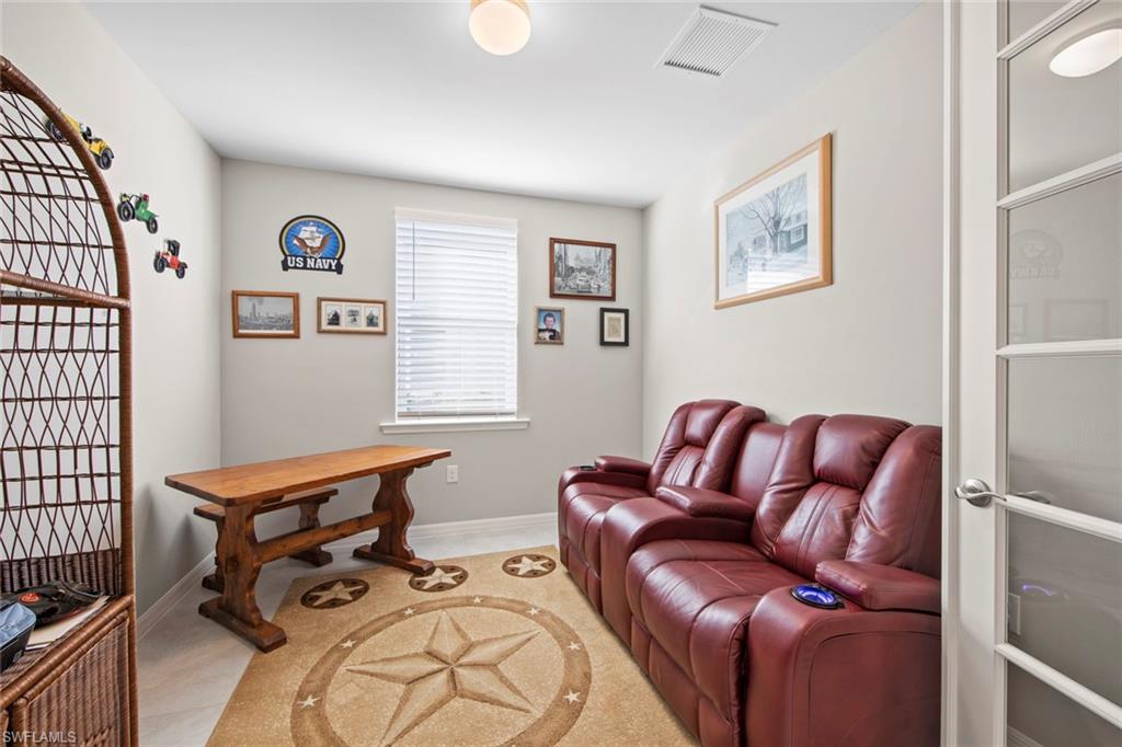 CORAL HARBOR - Residential