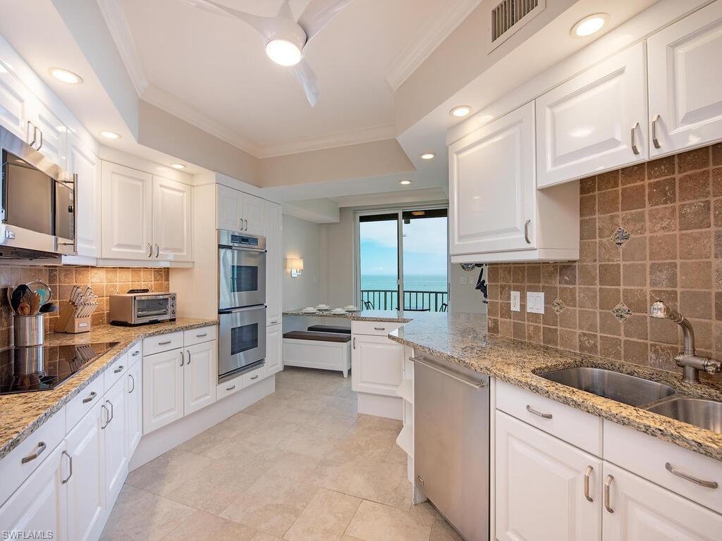 CONTESSA AT BAY COLONY - Residential