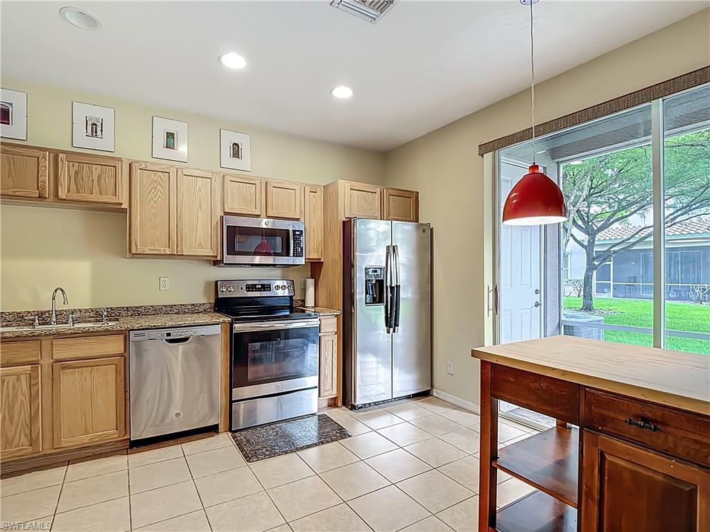 COLONNADE AT FORUM - Residential