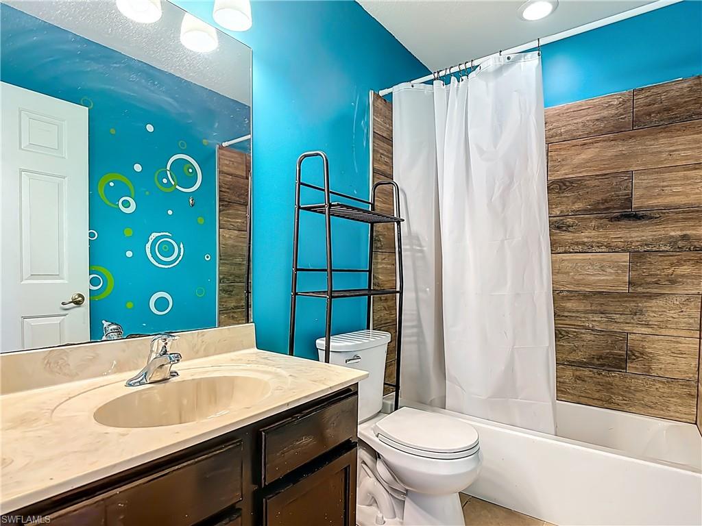 COLONNADE AT FORUM - Residential