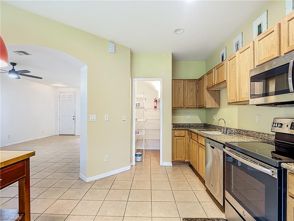 COLONNADE AT FORUM - Residential