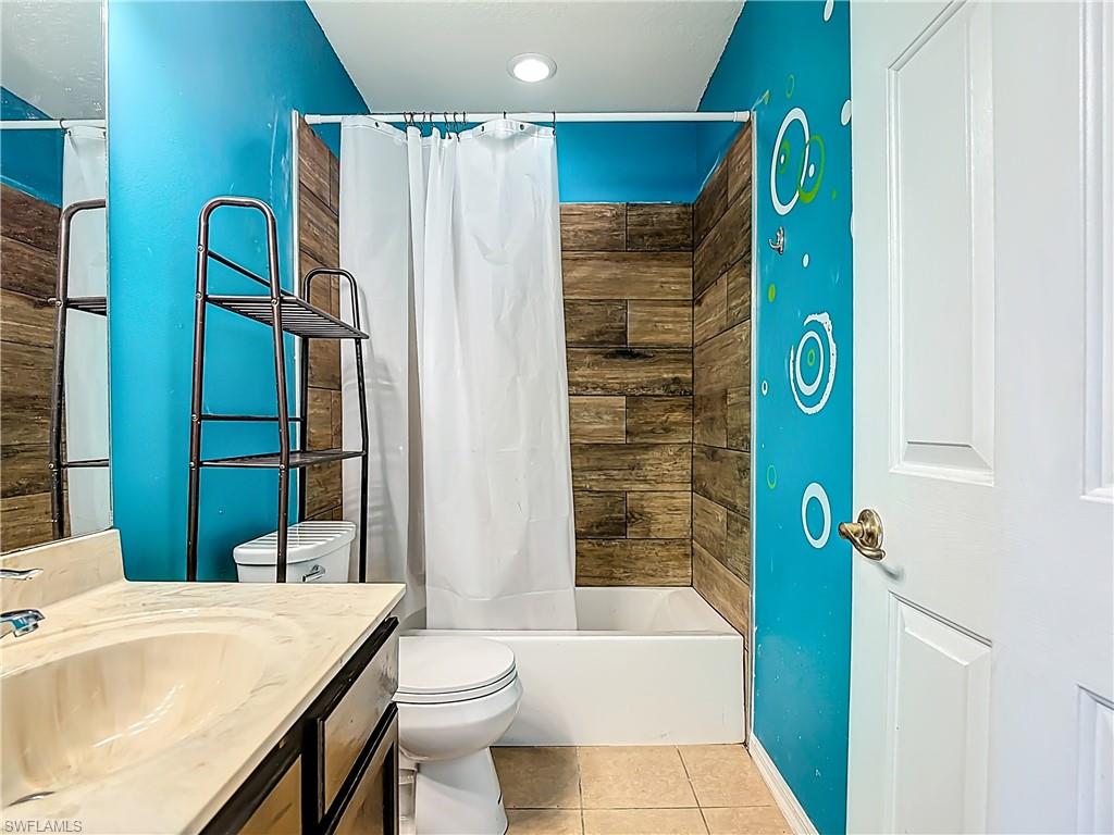 COLONNADE AT FORUM - Residential