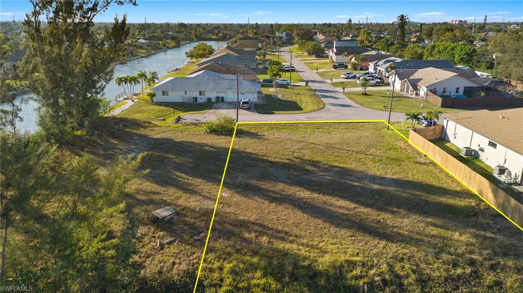 CAPE CORAL - Land