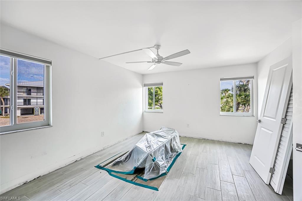 SUNSET SOUTH CONDO - Residential