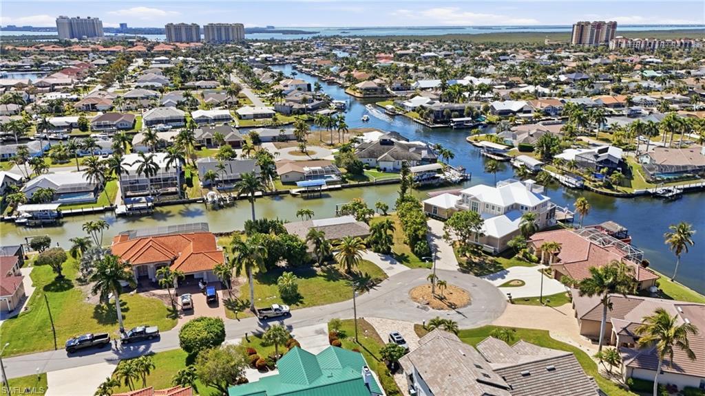 CAPE CORAL - Land