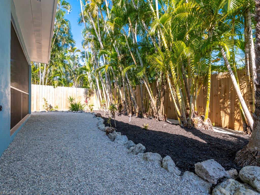 SANIBEL HIGHLANDS - Residential