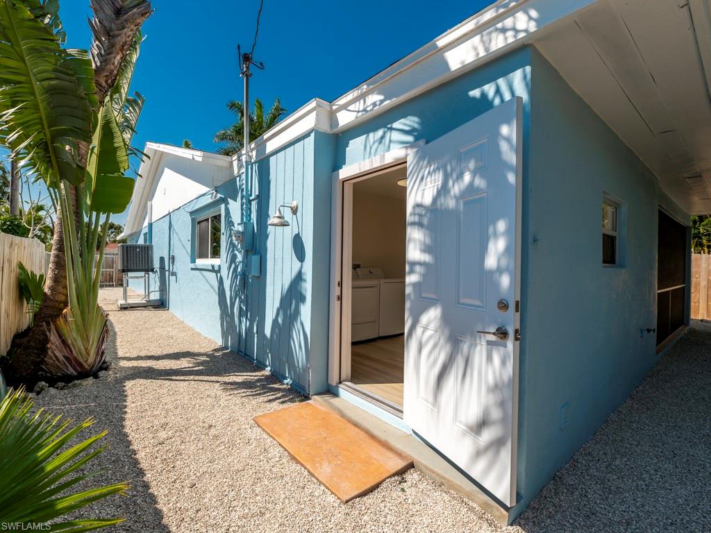 SANIBEL HIGHLANDS - Residential