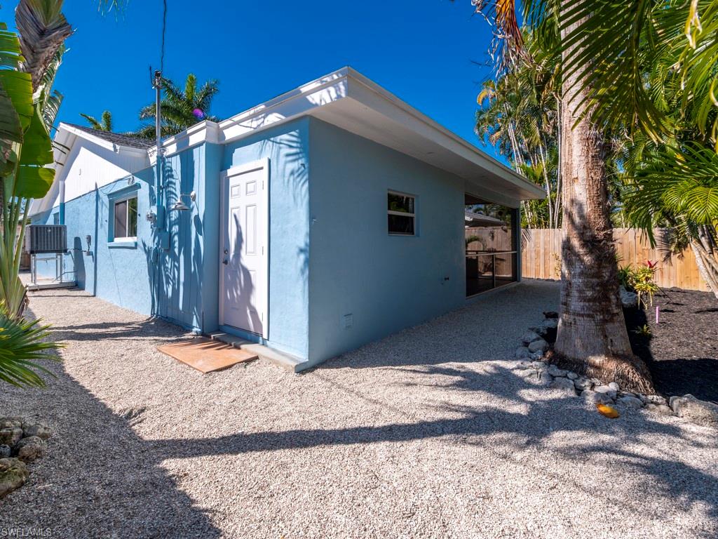 SANIBEL HIGHLANDS - Residential