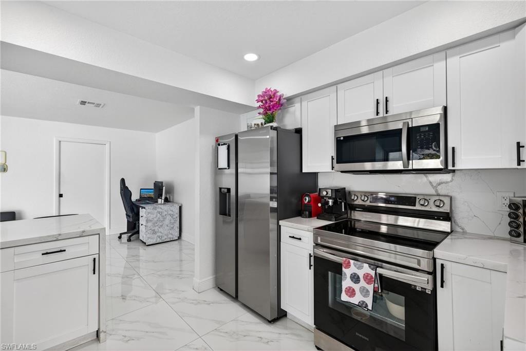 900 BUILDING - Residential